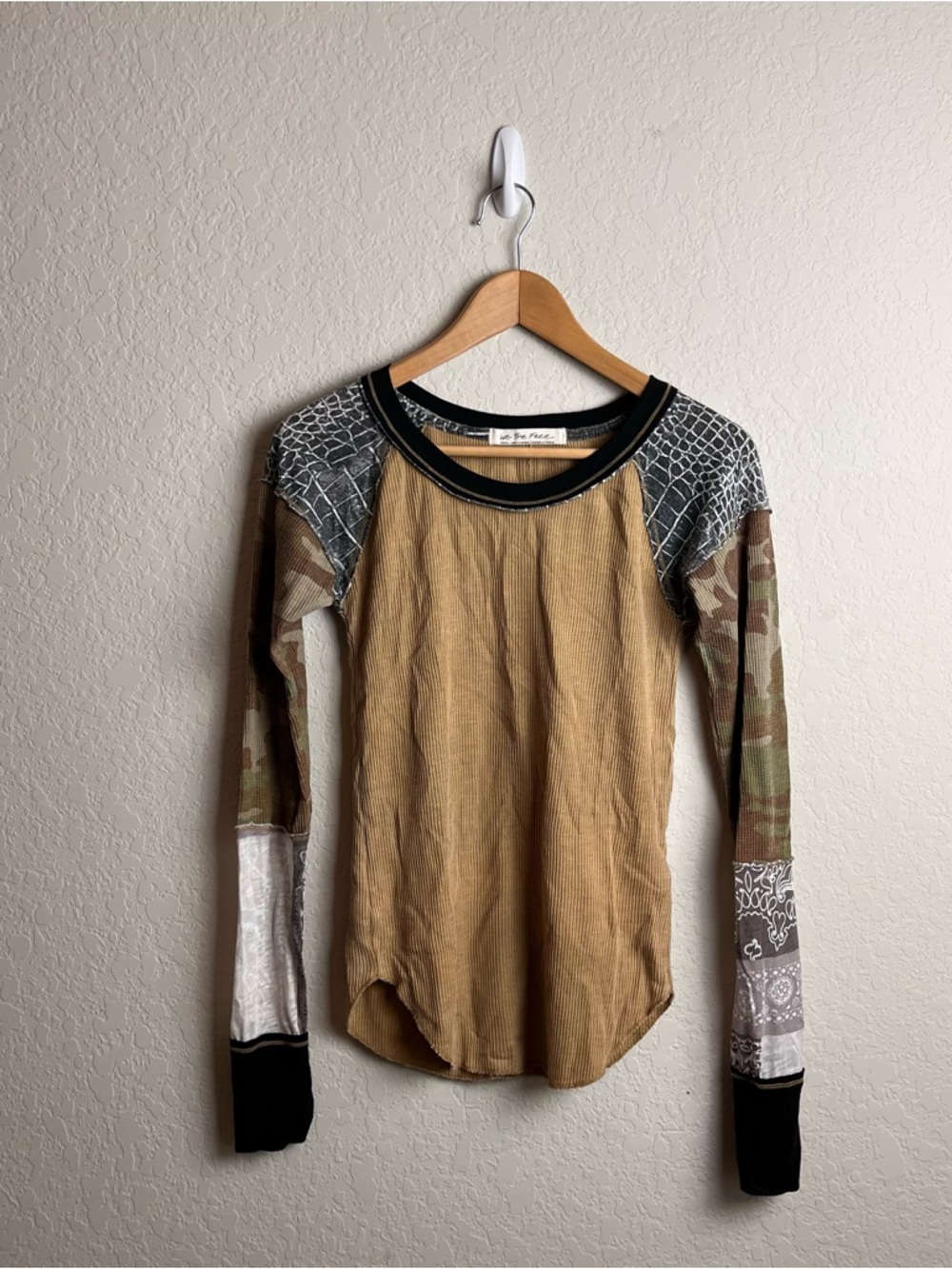 Free People We The Free Brightside Thermal Top S Camo Willow Print Womens - Picture 3 of 10